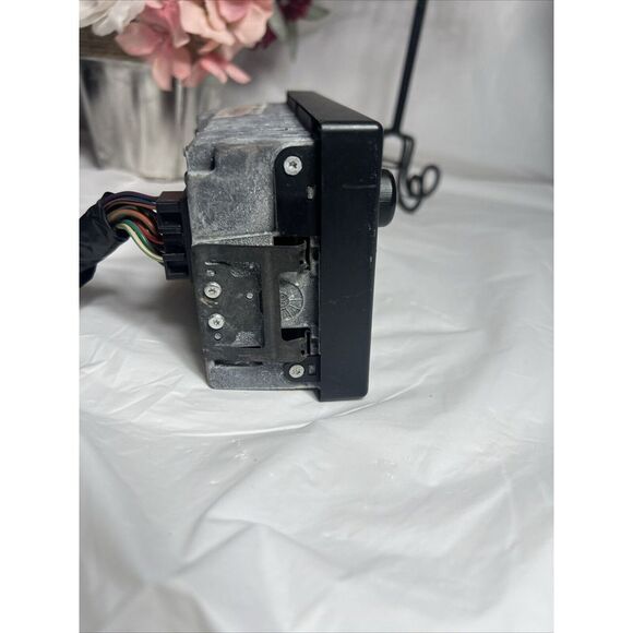 2003 - 2010 Ford Crown‎ Victoria AM FM Police Radio OEM 7C2T-19B131-AA - Picture 11 of 11